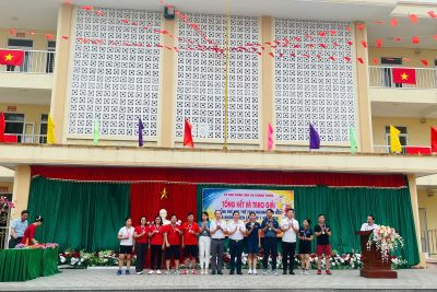 NGÀY HỘI THỂ DỤC THỂ THAO – LAN TỎA NĂNG LƯỢNG TÍCH CỰC  Ngày 04/4/2026, Trường Mầm non Khánh Lợi đã tham gia Hội thi Thể dục Thể thao ngành Giáo dục xã Khánh Thiện lần thứ I năm 2026. Đây là hoạt động thiết thực nhằm thúc đẩy phong trào rèn luyện thể chất, nâng cao sức khỏe và tăng cường sự gắn kết giữa các đơn vị trong toàn ngành. Với tinh thần đoàn kết, trách nhiệm và nhiệt huyết, đội ngũ cán bộ, giáo viên nhà trường đã tham gia hội thi nghiêm túc, mang đến những phần thi sôi nổi, thể hiện rõ sự chuẩn bị chu đáo và ý chí quyết tâm. Không chỉ dừng lại ở kết quả thi đấu, điều đáng ghi nhận hơn cả là tinh thần giao lưu, học hỏi và sự lan tỏa năng lượng tích cực trong suốt quá trình tham gia. Hoạt động lần này tiếp tục khẳng định vai trò của thể dục thể thao trong việc xây dựng môi trường giáo dục lành mạnh, năng động; đồng thời góp phần bồi dưỡng tinh thần tập thể, nâng cao đời sống tinh thần cho đội ngũ nhà giáo. Trong thời gian tới, Trường Mầm non Khánh Lợi sẽ tiếp tục duy trì và phát huy hiệu quả các phong trào rèn luyện thể chất, hướng tới mục tiêu xây dựng nhà trường phát triển toàn diện, tích cực và bền vững.