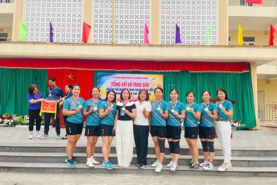 NGÀY HỘI THỂ DỤC THỂ THAO – LAN TỎA NĂNG LƯỢNG TÍCH CỰC  Ngày 04/4/2026, Trường Mầm non Khánh Lợi đã tham gia Hội thi Thể dục Thể thao ngành Giáo dục xã Khánh Thiện lần thứ I năm 2026. Đây là hoạt động thiết thực nhằm thúc đẩy phong trào rèn luyện thể chất, nâng cao sức khỏe và tăng cường sự gắn kết giữa các đơn vị trong toàn ngành. Với tinh thần đoàn kết, trách nhiệm và nhiệt huyết, đội ngũ cán bộ, giáo viên nhà trường đã tham gia hội thi nghiêm túc, mang đến những phần thi sôi nổi, thể hiện rõ sự chuẩn bị chu đáo và ý chí quyết tâm. Không chỉ dừng lại ở kết quả thi đấu, điều đáng ghi nhận hơn cả là tinh thần giao lưu, học hỏi và sự lan tỏa năng lượng tích cực trong suốt quá trình tham gia. Hoạt động lần này tiếp tục khẳng định vai trò của thể dục thể thao trong việc xây dựng môi trường giáo dục lành mạnh, năng động; đồng thời góp phần bồi dưỡng tinh thần tập thể, nâng cao đời sống tinh thần cho đội ngũ nhà giáo. Trong thời gian tới, Trường Mầm non Khánh Lợi sẽ tiếp tục duy trì và phát huy hiệu quả các phong trào rèn luyện thể chất, hướng tới mục tiêu xây dựng nhà trường phát triển toàn diện, tích cực và bền vững.